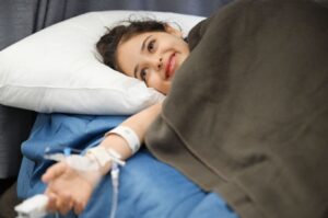 الإمارات تستقبل الدفعة الـ 16 من الأطفال الفلسطينيين الجرحى ومرضى السرطان