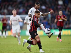 مانشستر يونايتد يتعادل بشق الأنفس مع بورنموث