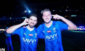 «8» نجوم يتذوقون طعم الذهب