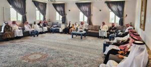 أمير عسير يتفقد مراكز وقرى شمال أبها ويلتقي بأهالي قرية آل الشاعر ببلحمّر