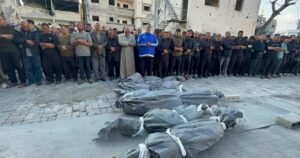 هآرتس تشكك بادعاءات الجيش بشأن اغتيال أبناء وأحفاد هنية