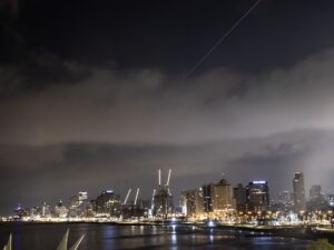 إيران تعلن نجاح نصف صواريخها في إصابة الأهداف وإسرائيل تتحدث عن أضرار طفيفة