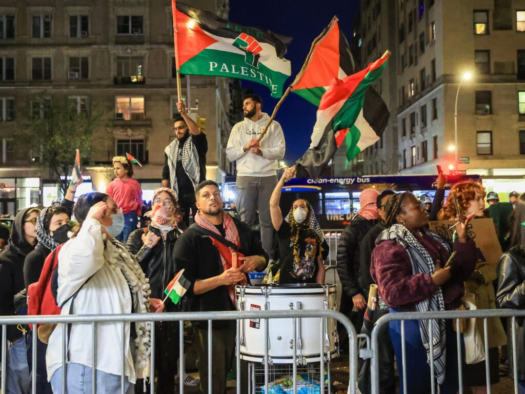 احتجاجات بجامعات حول العالم تدعم “مخيم التضامن مع غزة” بجامعة كولومبيا