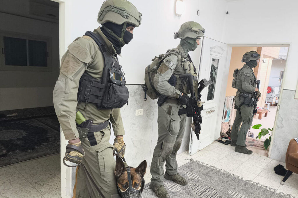 إسرائيل تعتقل شقيقة إسماعيل هنية قرب بئر السبع