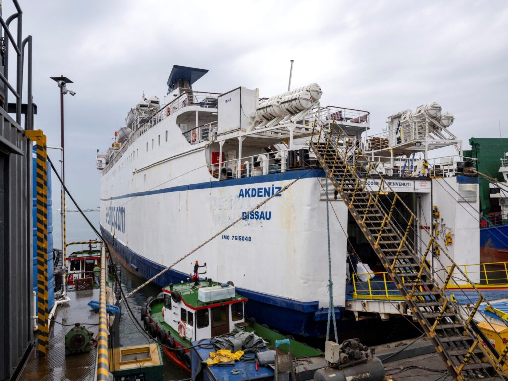 أسطول الحرية يستعد للإبحار من تركيا إلى غزة