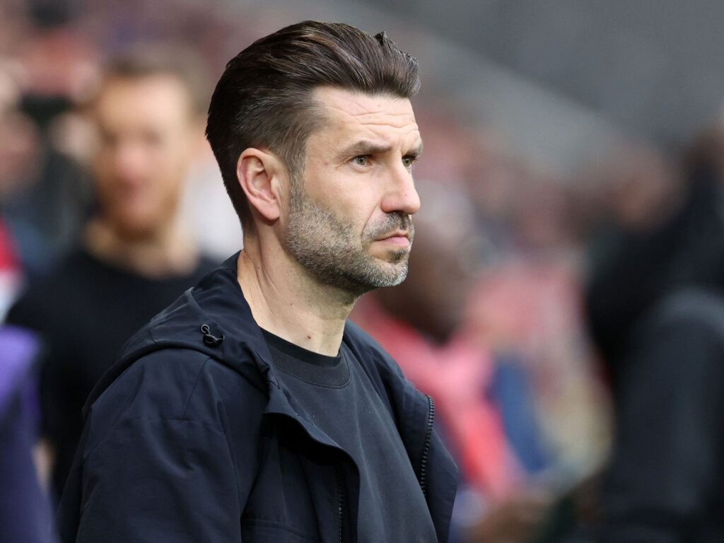 مدرب نادٍ فرنسي يتحدى اضطهاد الاتحاد للمسلمين ويدعم لاعبيه الصائمين