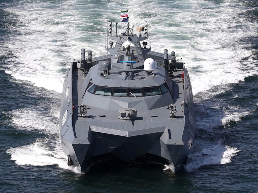 الحرس الثوري الإيراني يحتجز سفينة تجارية مرتبطة بإسرائيل