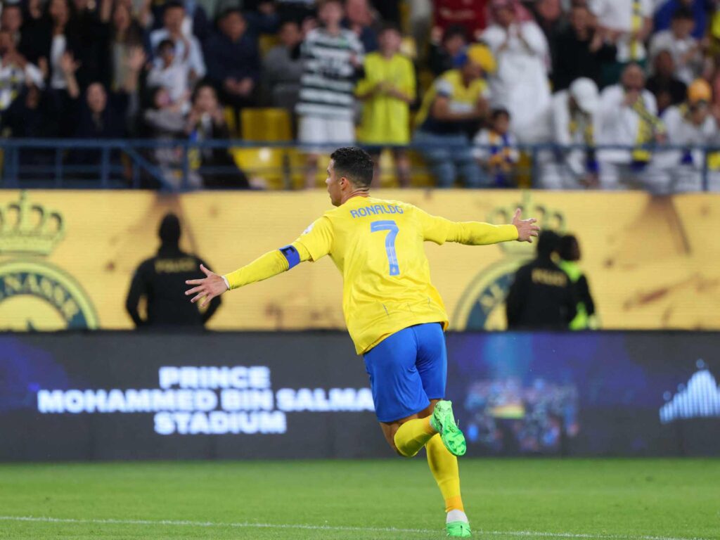 رونالدو يطارد إنجازا غير مسبوق في تاريخ كرة القدم