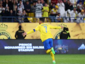 رونالدو يطارد إنجازا غير مسبوق في تاريخ كرة القدم