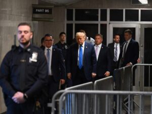 أول محاكمة جنائية لرئيس أميركي.. انطلاق جلسات استماع ترامب بقضية “شراء الصمت”