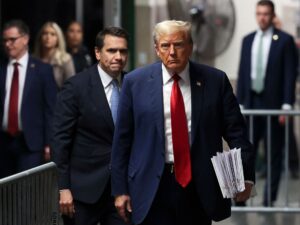 هل تؤثر محاكمات ترامب على ولاء أنصاره؟