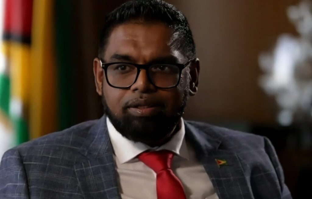 رئيس غويانا عرفان علي لصحفي بريطاني: العالم المتقدم منافق ولا يحق له أن يحاضر علينا