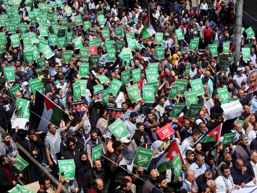 “عيدنا بانتصار المقاومة”.. مسيرة جديدة في عمّان دعما لغزة