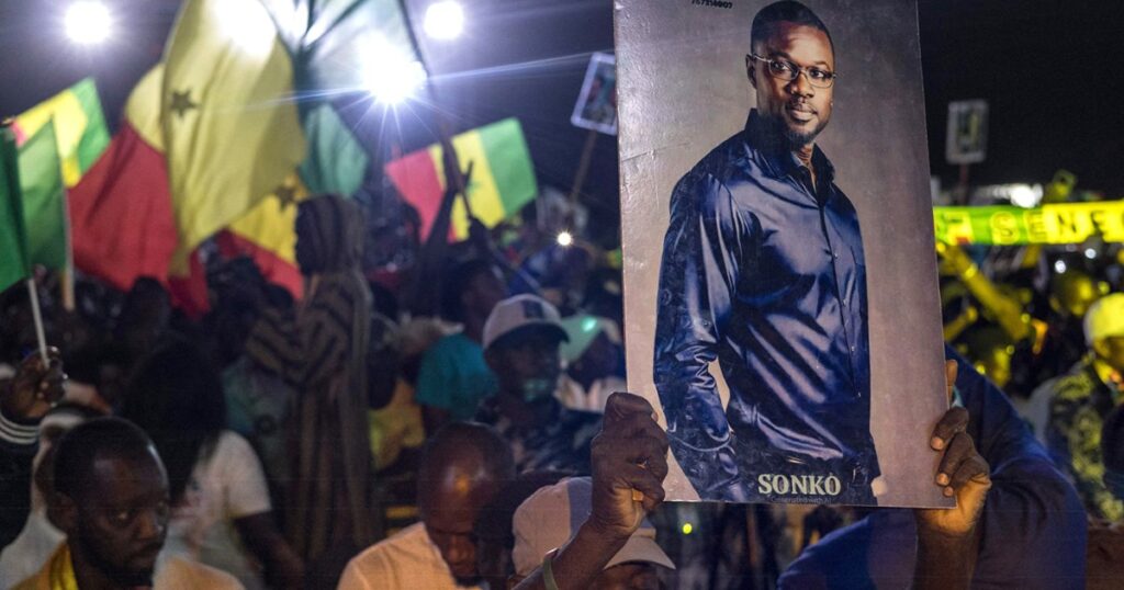 سونكو والسنغاليون.. كيف صنعوا التغيير رغم العراقيل؟