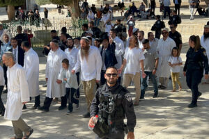 إدانة فلسطينية لمخطط رفع الأعلام الإسرائيلية بالأقصى