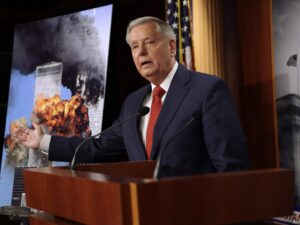 ما وراء دعوة السيناتور الأميركي غراهام لقصف غزة بالنووي؟