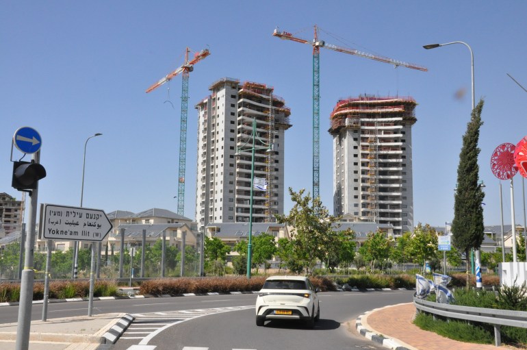 بلدة يوكنعام التي أقيمت على مساحات من أراضي بلدة أم الزينات المهجرة.