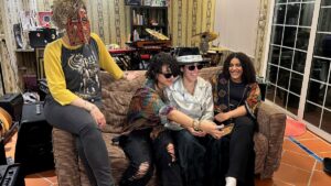 “سيرة”.. فرقة روك نسائية سعودية تتحدى قيود المجتمع وتمزج بين التراث والحداثة