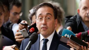 إسبانيا ترفض استقبال سفينة محملة بالأسلحة متجهة إلى إسرائيل