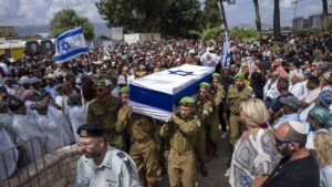 تقرير: الانتحار يتسلل إلى صفوف الجيش الإسرائيلي وتعتيم على الحصيلة