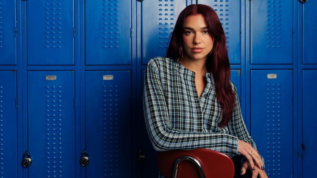 المغنية البريطانية دوا ليبا تدعو إلى وقف “الإبادة الجماعية” التي ترتكبها إسرائيل في غزة