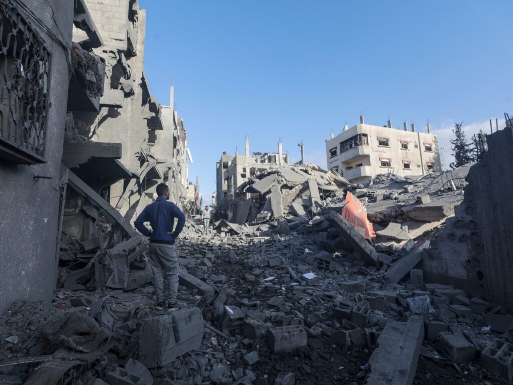 البنك الدولي: السلطة الفلسطينية تواجه خطر الانهيار المالي