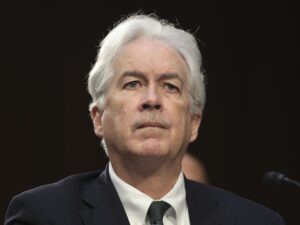 مدير سي آي إيه يمدد إقامته بالدوحة في محاولة لإنقاذ المفاوضات