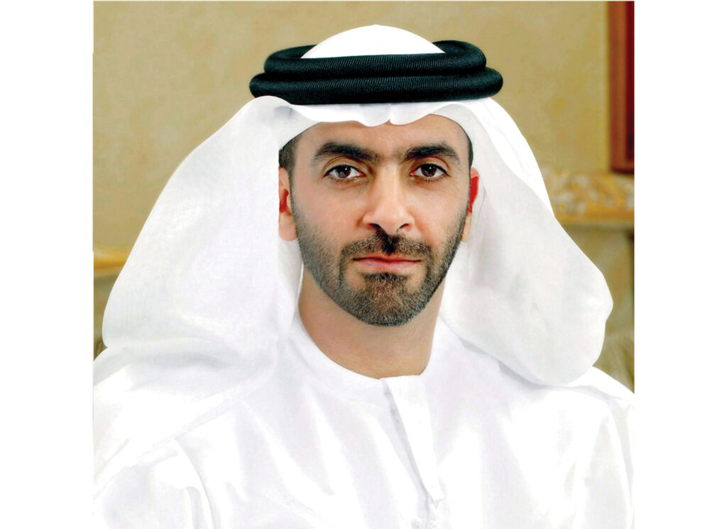سيف بن زايد يهنئ محمد القرقاوي على منحه الدكتوراه الفخرية من جامعة «جورج تاون» الأمريكية