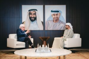 عبدالله بن زايد يلتقي وكيل الأمين العام للأمم المتحدة للشؤون الإنسانية