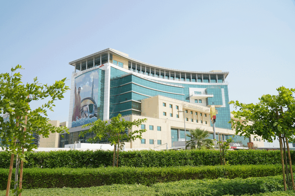 “طرق دبي” تحصل على جائزة وشهادة عالميتين في الاستدامة والبيئة