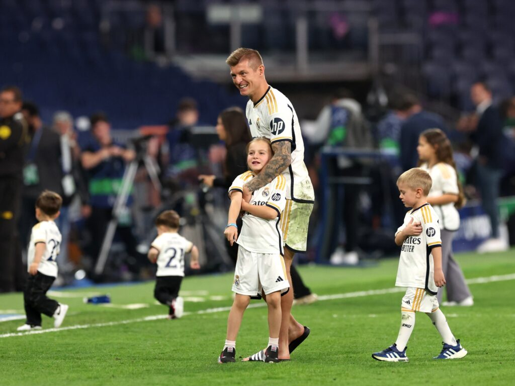 10 صور تلخص مسيرة عقد من الزمن أمضاه كروس مع ريال مدريد