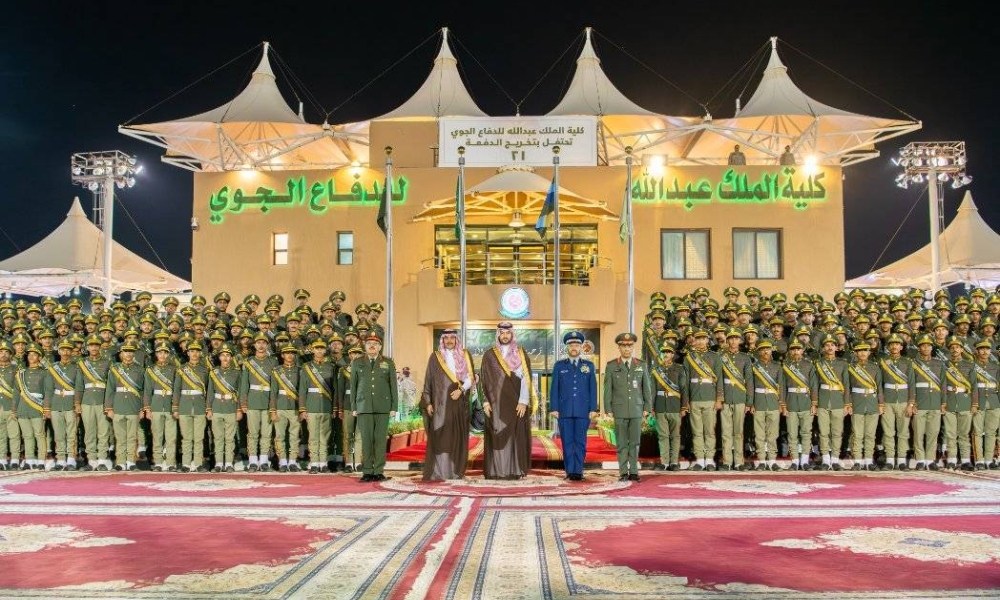 وزير الدفاع يرعى حفل تخريج الدفعة الـ21 من طلبة كلية الملك عبدالله للدفاع الجوي