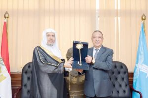 العيسى يتسلَّم «مفتاح الإسكندرية»