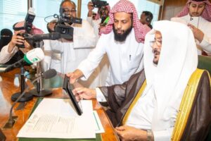 تجاوزت 217 مليون ريال.. آل الشيخ يطلع على المشاريع المنفذة بالمشاعر