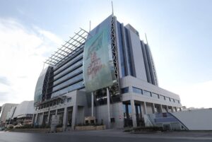 «النيابة»: الحكم بالسجن لوافدَيْن بـ5 سنوات وغرامة 100 ألف ريال وآخرَين بسنة لتحرشهم بوافد آسيوي