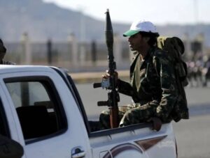 الحوثي يصيب قيادياً في «حزب صالح» ويعبث بمنزله في صعدة