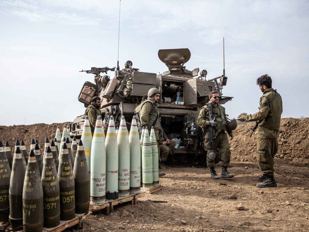 واشنطن تعلق على تقارير بشأن تعليق إرسال أسلحة لإسرائيل