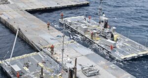 لوتان: ميناء غزة الجديد مثير للريبة