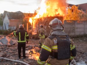 روسيا وأوكرانيا تتبادلان الهجوم بالمسيرات ومساعدات أميركية جديدة لكييف