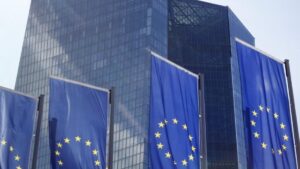 لتجاوزها حد الدين المسموح به.. فرنسا و6 دول تواجه إجراءات تأديبية أوروبية