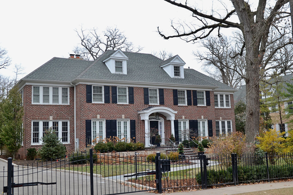 منزل فيلم “وحدي في المنزل” معروض للبيع