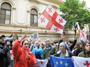 هل تقف موسكو وراء إقرار مشروع “العملاء الأجانب” في جورجيا؟