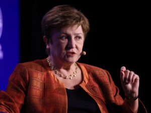 صندوق النقد: الذكاء الاصطناعي يهدد 60% من الوظائف