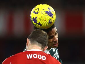 الاتحاد الإنجليزي يعلن عن قواعد للتخلص من ضربات الرأس بين اللاعبين الصغار