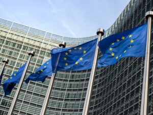 لاكروا: هل بمقدور أوروبا الدفاع عن نفسها؟