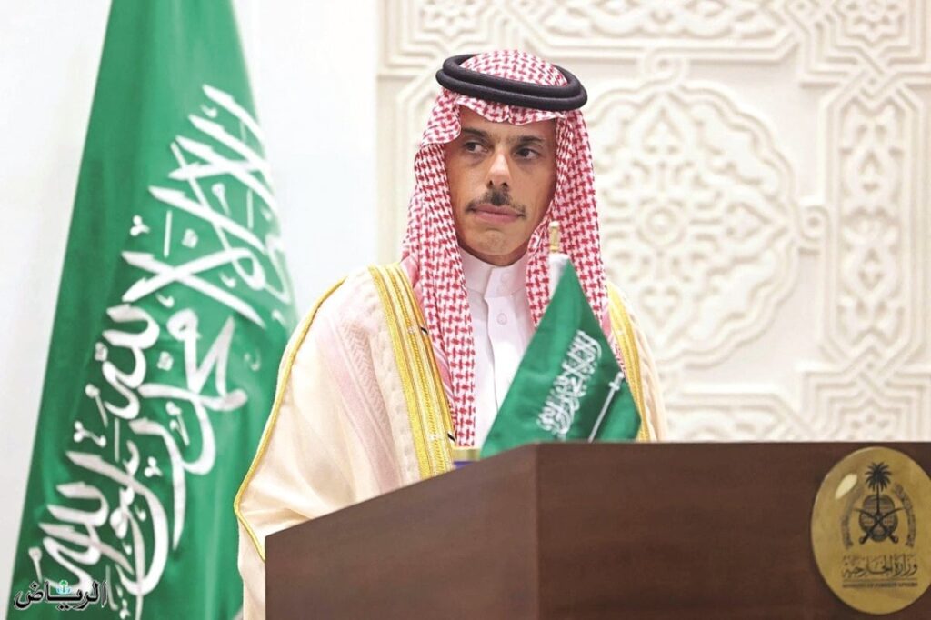 نيابةً عن خادم الحرمين.. وزير الخارجية يصل جامبيا لترؤس وفد المملكة في مؤتمر القمة الإسلامي