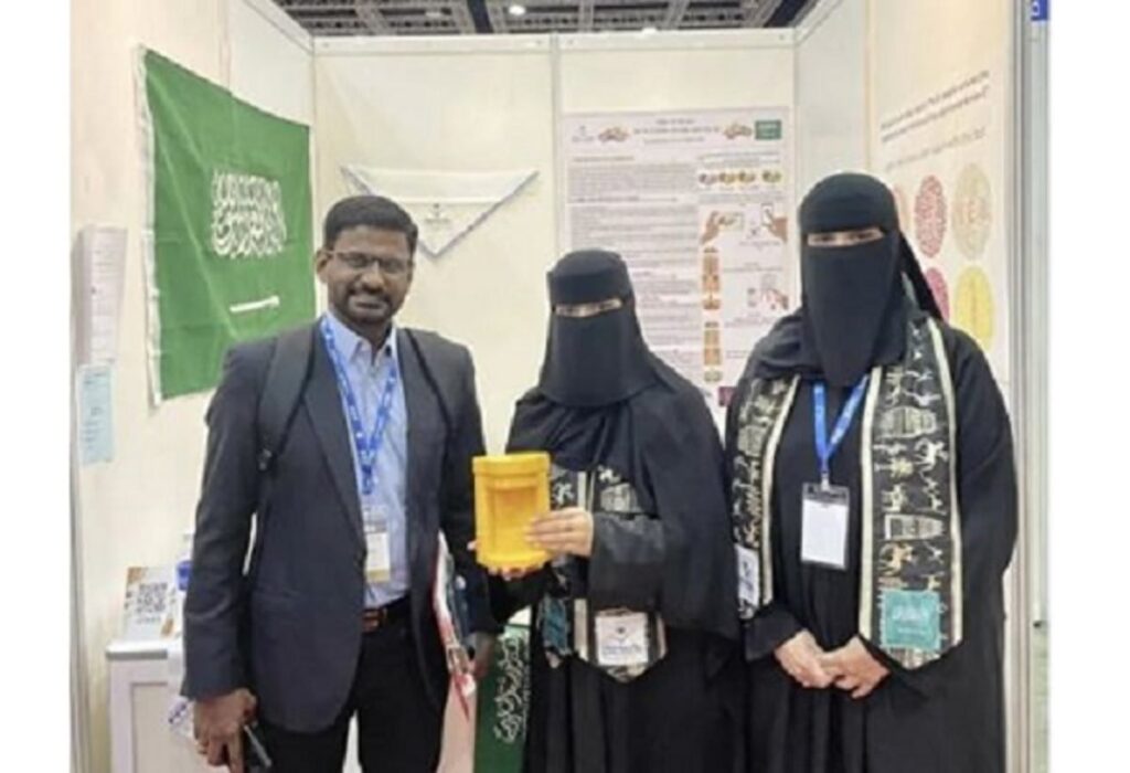 جامعة نجران تحصد ميدالية ذهبية عالمية خلال معرض آيتكس الدولي