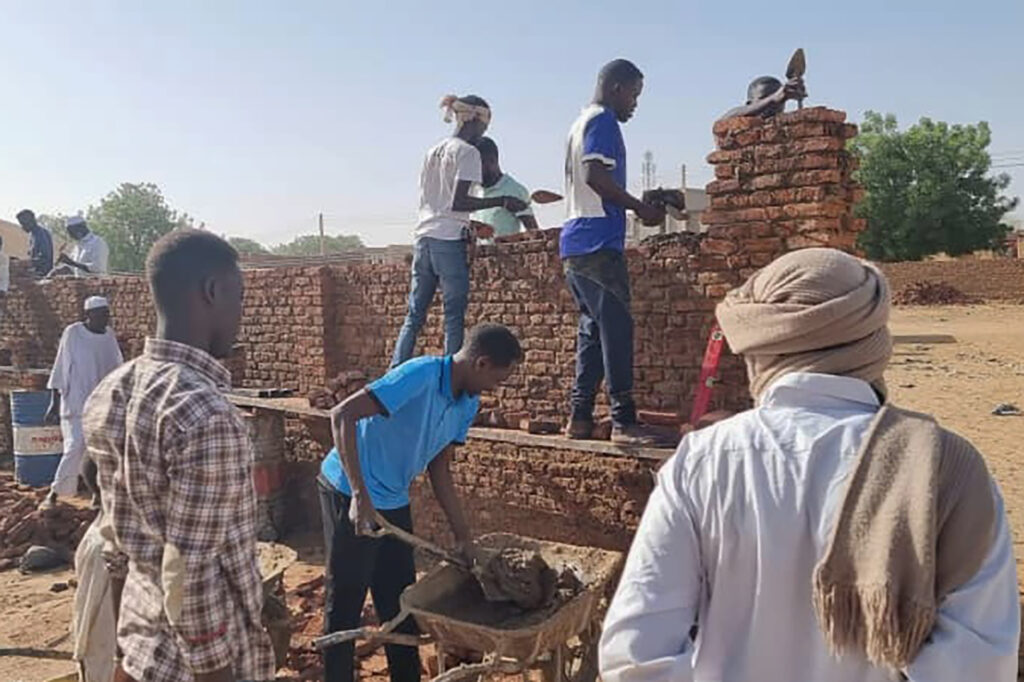 الفاشر.. متطوعون يُنشئون مشفى للأطفال في 4 أيام