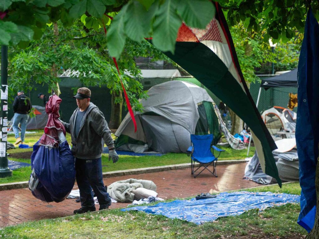 اعتقال 19 طالبا بجامعة بنسلفانيا وبايدن يعد بسماع الطلاب