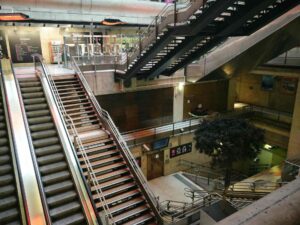 إضراب عمال السكك الحديدية في باريس قبل شهرين من انطلاق أولمبياد 2024